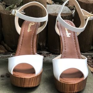 New High heel sandals